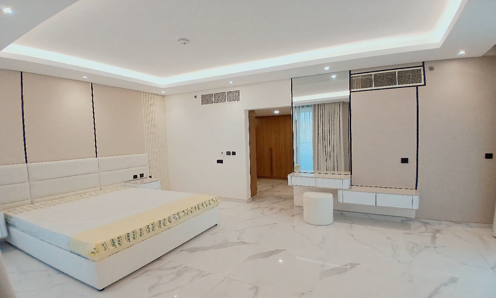 2 BHK FULLY FURNISHED APARTMENT FOR RENT | HEART OF VENICE - Image 6