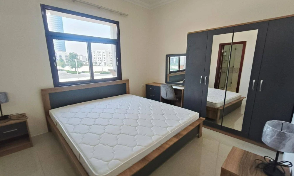 2 BHK UNFURNISHED APT| WITH BALCONY AND BILLS - Image 4