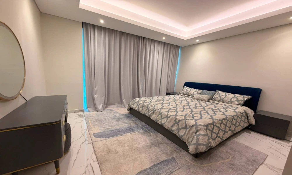 2 BR WITH BALCONY PARTIAL SEA VIEW | FF | LUSAIL - Image 4