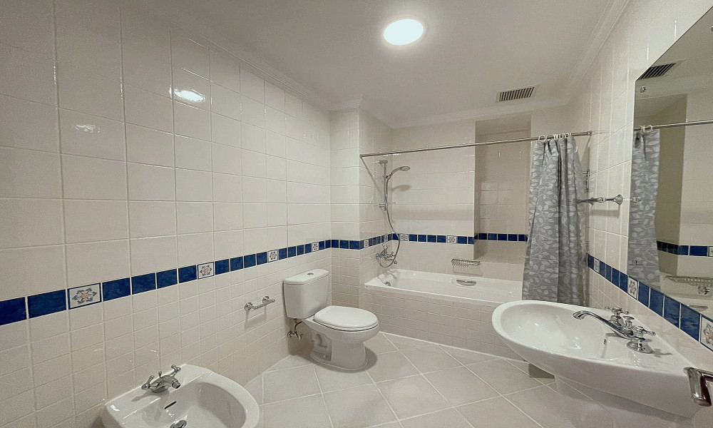 2BHK FF + Maid Room | West Bay Luxury Apartment - Image 10