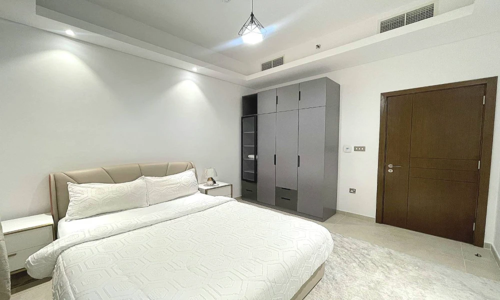 2BHK WITH BALCONY | CITY VIEW | INCLUDING BILLS - Image 4