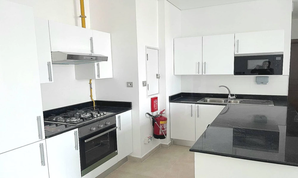 2BHK WITH BALCONY | CITY VIEW | INCLUDING BILLS - Image 5