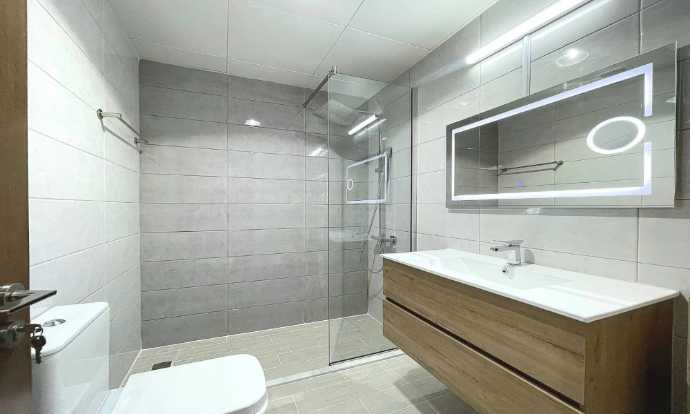 2BHK WITH BALCONY | CITY VIEW | INCLUDING BILLS - Image 6