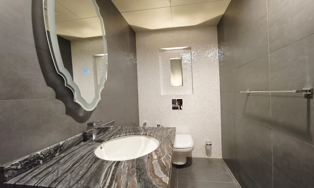 3 BHK Unfurnished Chalet with Beach View in Pearl - Image 4