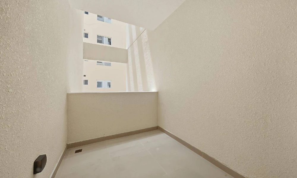 3BR NEAR HOSPITAL & METRO | UNFURNISHED | PARKING small 1