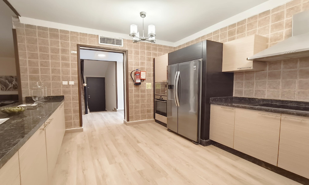 4 BHK Fully-Furnished Villa in Ain Khaled Compound - Image 10