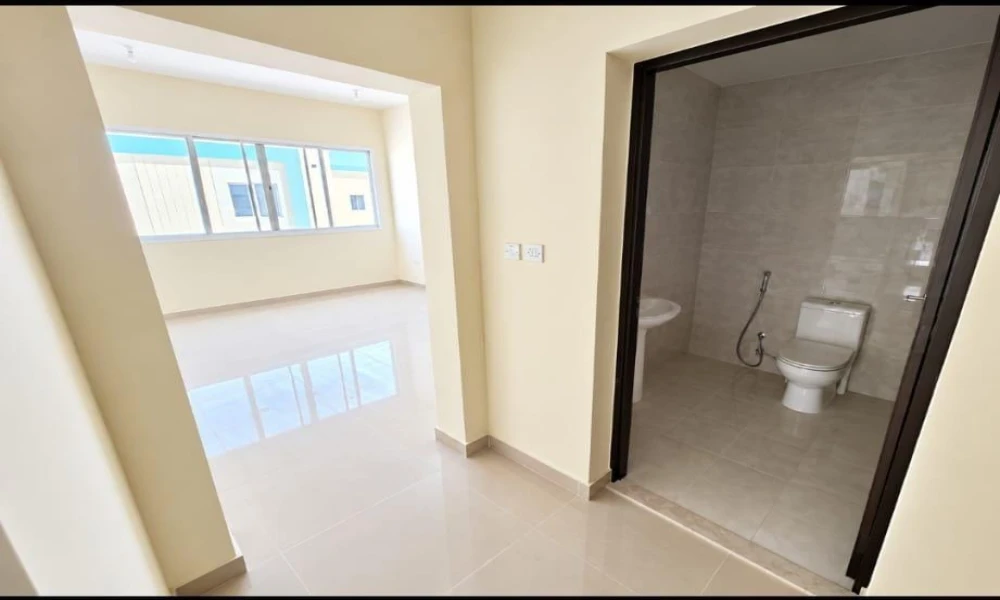 7BR VILLA | UNFURNISHED | SPACE FOR FAMILY LIVING - Image 5