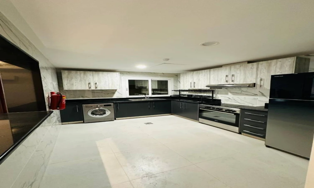 AMAZING OFFER 2 BHK FF W/BILLS AND BALCONY - Image 10