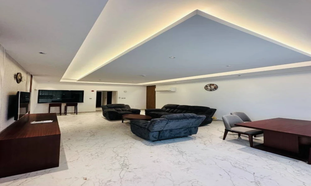 AMAZING OFFER 2 BHK FF W/BILLS AND BALCONY small 1