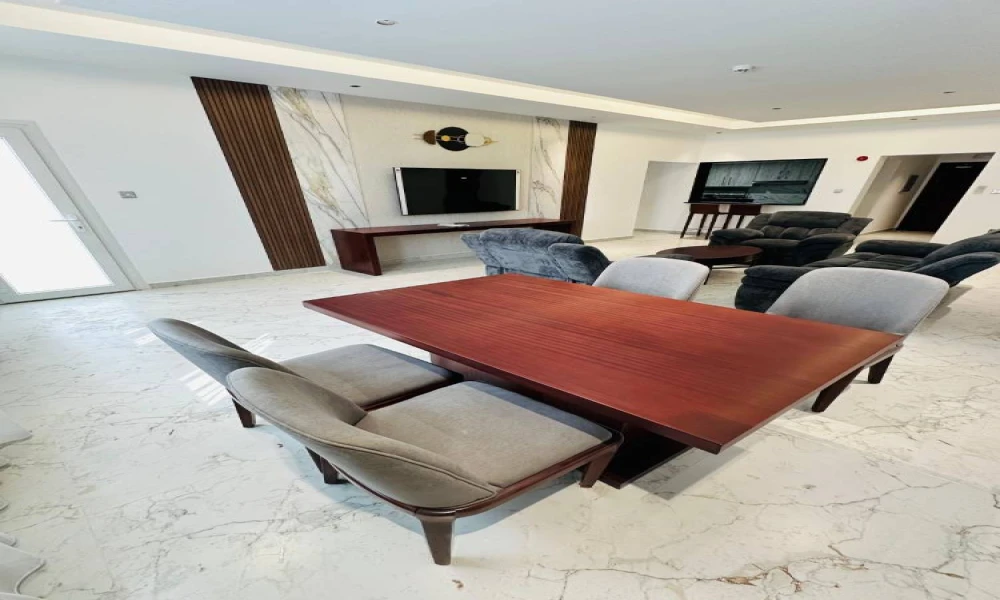 AMAZING OFFER 2 BHK FF W/BILLS AND BALCONY small 2