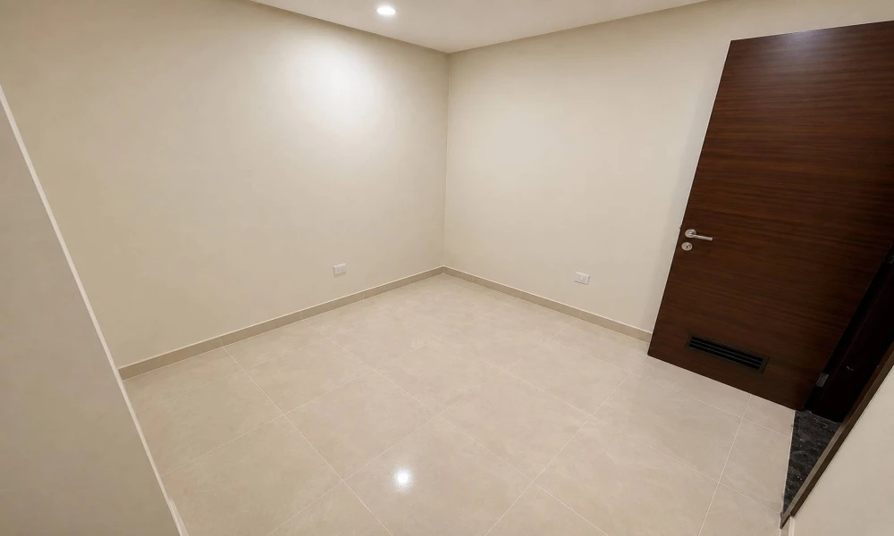 BEAUTIFUL 2+MAID FF APT | W/QATAR COOL INCL - Image 8