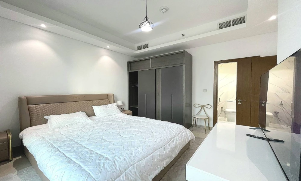 BILLS INCLUDED | 2 BR FF APT | CITY VIEW | BALCONY - Image 4