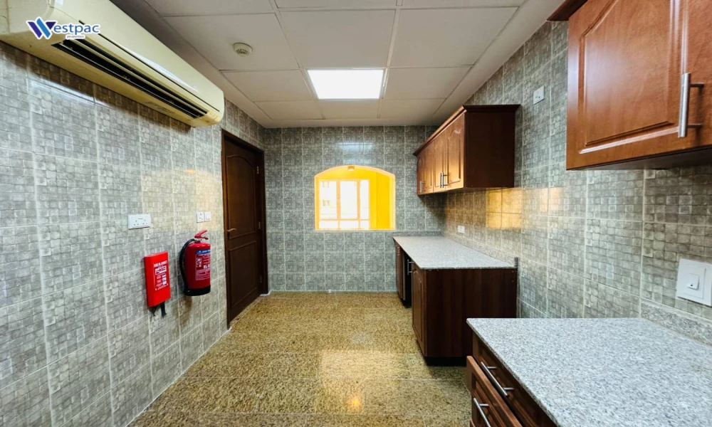 BILLS INCLUDED | 3 BEDROOMS UF | CLOSED KITCHEN - Image 9