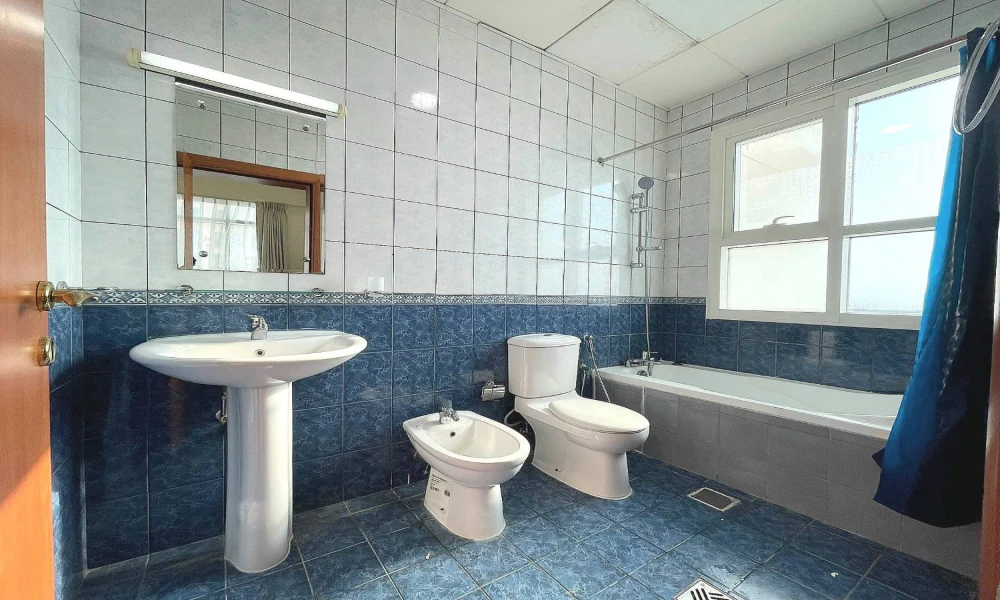 BILLS INCLUSIVE 1 BHK PLUS AMENITIES | WEST BAY - Image 10