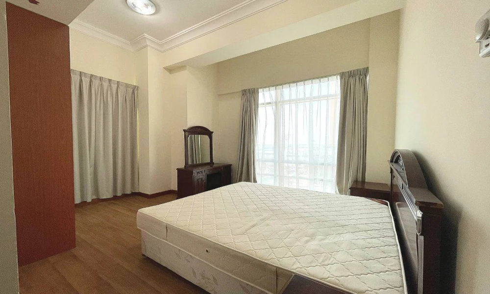 BILLS INCLUSIVE 1 BHK PLUS AMENITIES | WEST BAY - Image 4