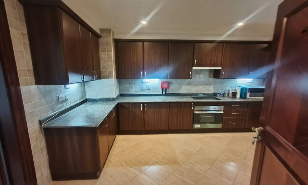 BRIGHT & SPACIOUS 3+MAID APARTMENT | MARINA VIEW - Image 4