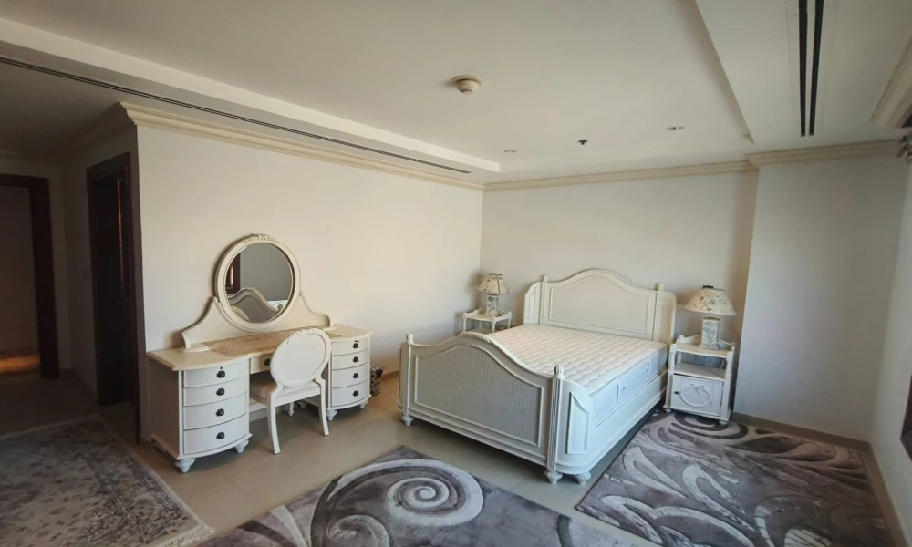 BRIGHT & SPACIOUS 3+MAID APARTMENT | MARINA VIEW - Image 5