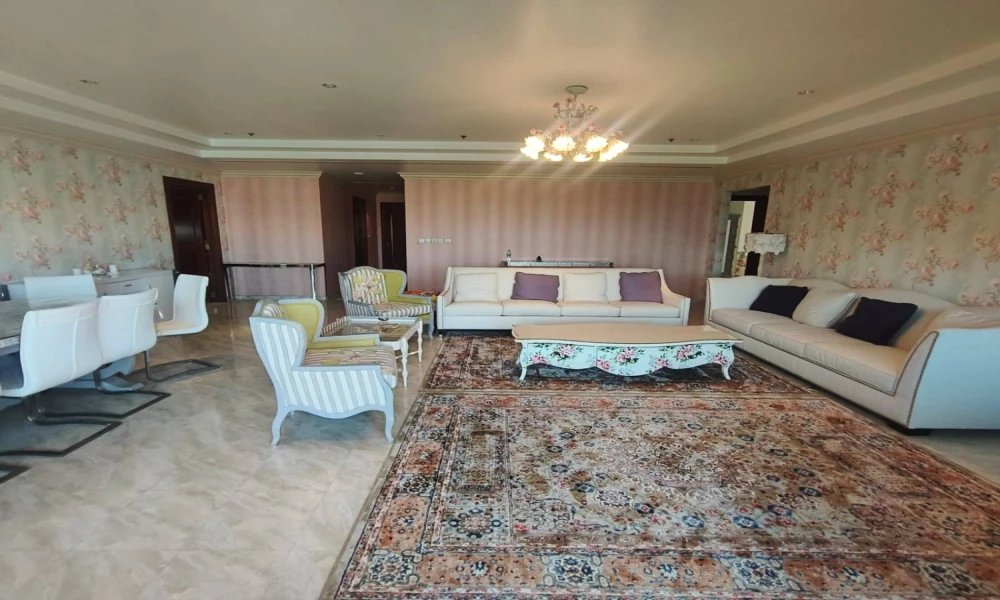 BRIGHT & SPACIOUS 3+MAID APARTMENT | MARINA VIEW - Image 6