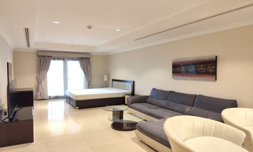 BRIGHT STUDIO IN PEARL FURNISHED FOR RENT - Image 4