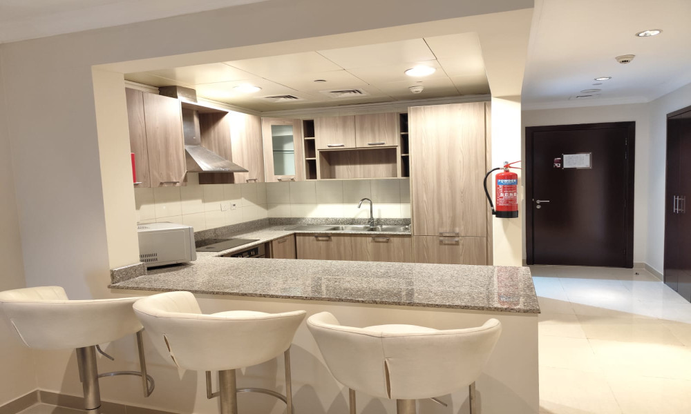 BRIGHT STUDIO IN PEARL FURNISHED FOR RENT - Image 6