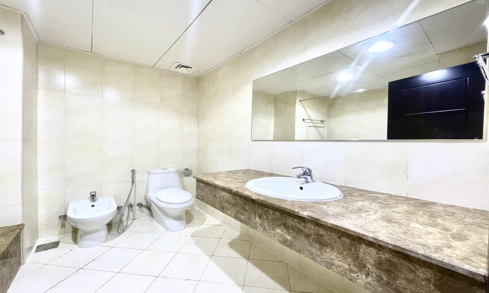 CHIC 1 BHK FOR SALE | SIDE SEA VIEW IN PEARL | SF - Image 7