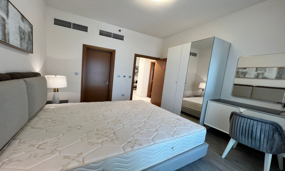 Chic & Roomy 1BHK | FF | Prime West Bay - Image 9