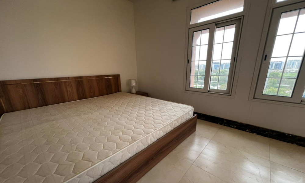 Comfortable 2 BHK Apartment in Central Area - Image 7