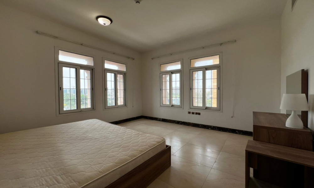 Comfortable 2 BHK Apartment in Central Area - Image 8