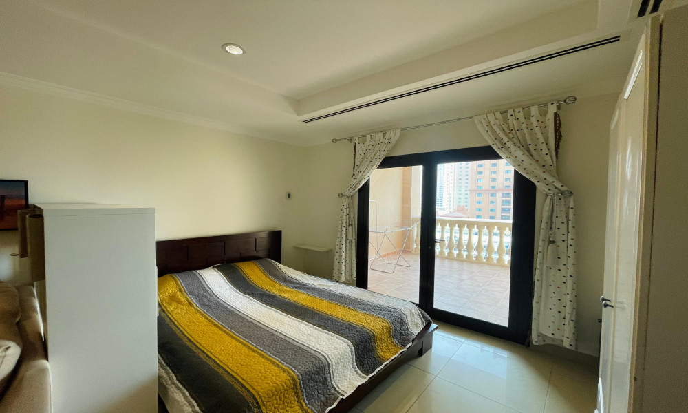 Comfortable Studio Furnished Flat in Pearl small 2