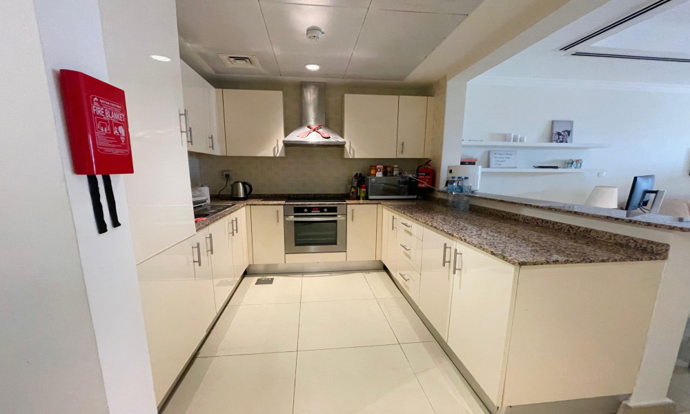 Comfortable Studio Furnished Flat in Pearl - Image 6