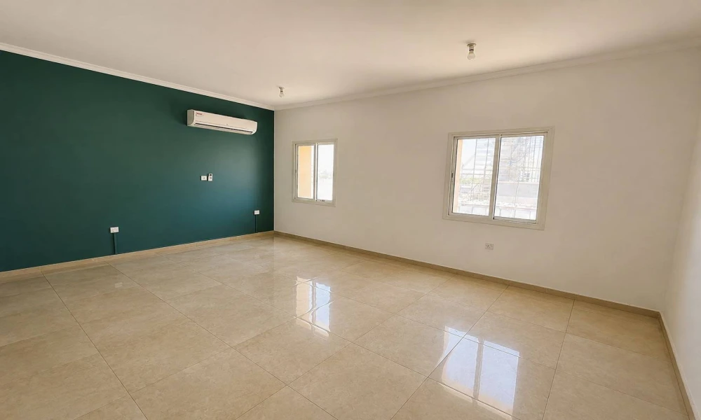 COMFY 1 BR UNFURNISHED FOR RENT IN WADI AL SAIL small 3
