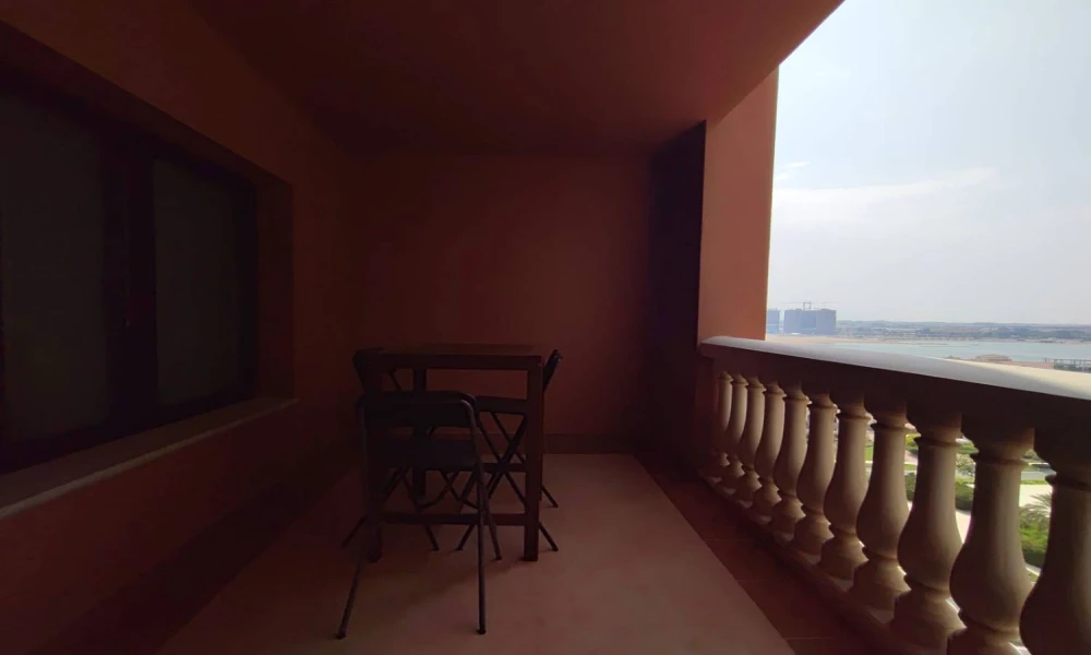 COZY 1 BR FURNISHED WITH BALCONY | WATER VIEW - Image 10