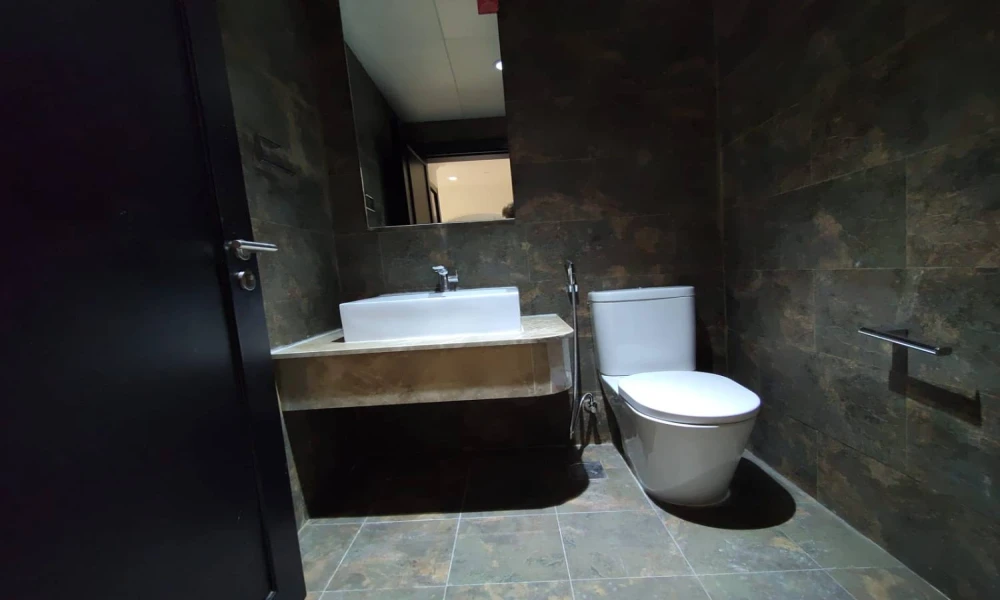 COZY 1 BR FURNISHED WITH BALCONY | WATER VIEW - Image 9