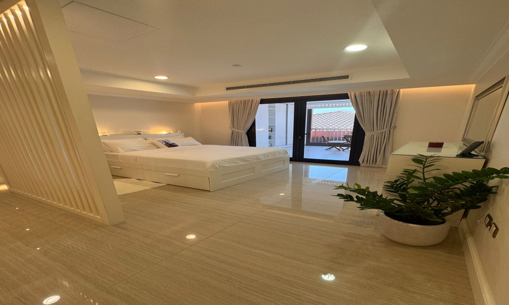 ELEGANT FF STUDIO IN PEARL | IDEAL FOR INVESTORS FOR SALE small 3