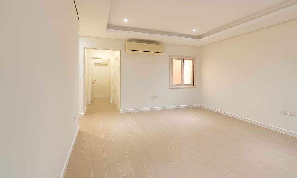 Family 4BR Villa + Maid | West Bay Lagoon For Rent - Image 5