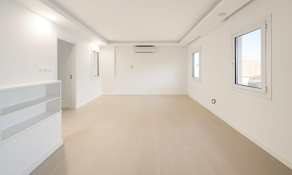 Family 4BR Villa + Maid | West Bay Lagoon For Rent - Image 6