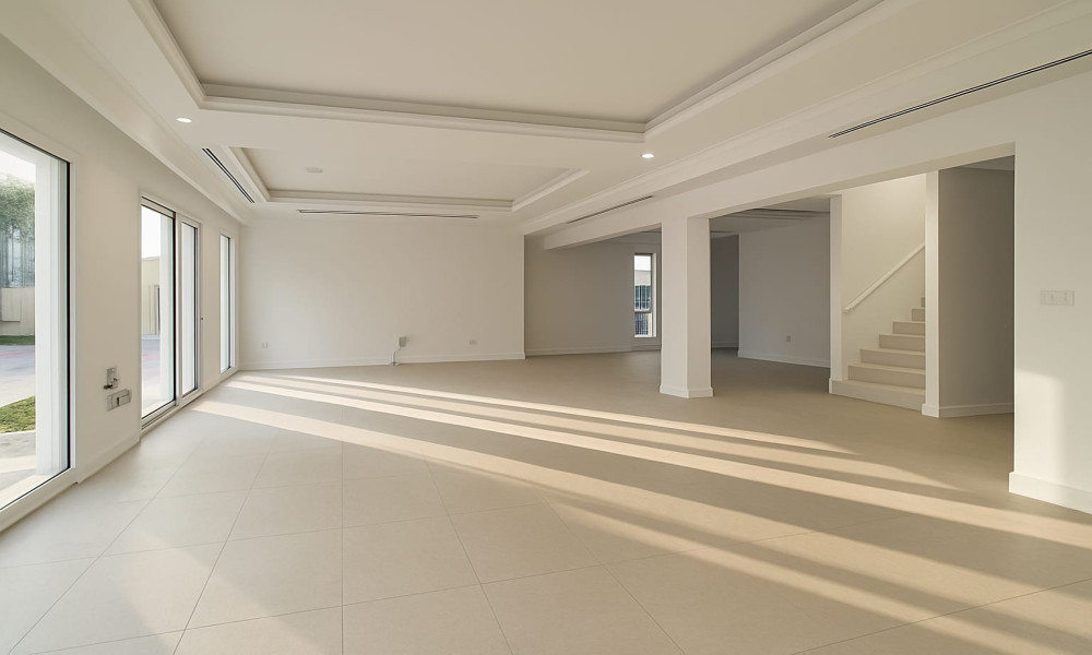 Family 4BR Villa + Maid | West Bay Lagoon For Rent - Image 9