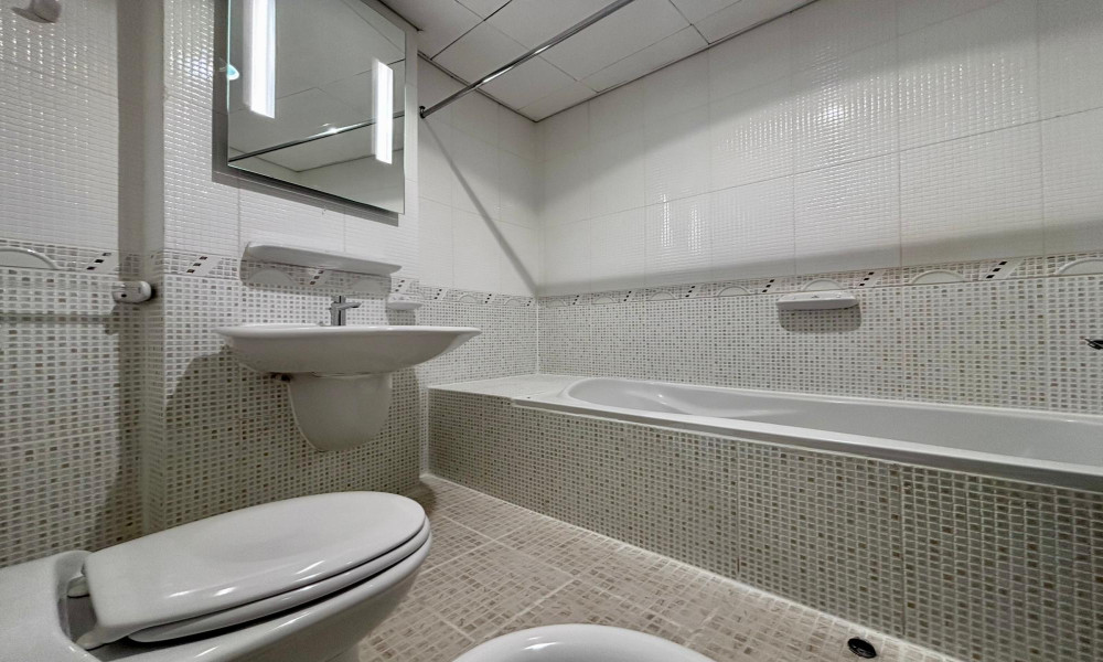 FAMILY READY 2BHK FOR RENT | FF | WEST BAY - Image 5