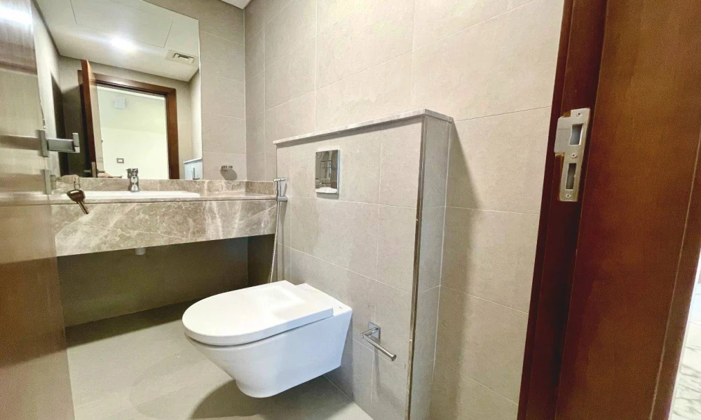 FOR SALE 2BHK IN MARINA W/ KIDS PLAY AREA & FACILITIES - Image 7