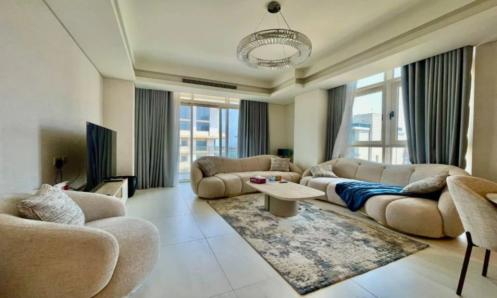 FURNISHED 2BR WITH MAID'S ROOM | BALCONY | CRYSTAL