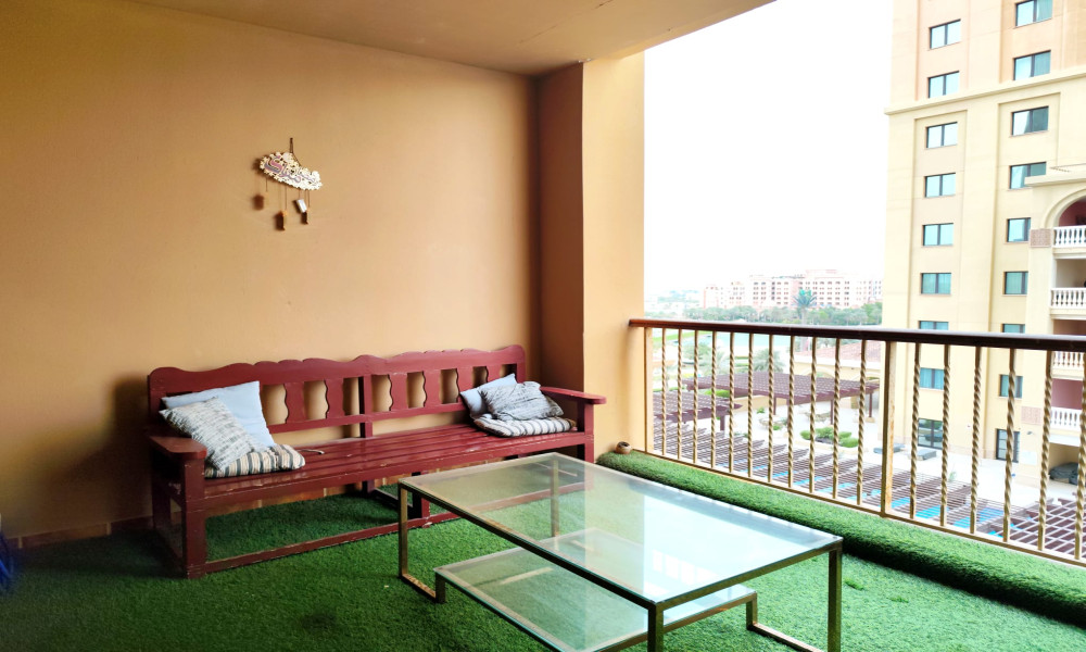 FURNISHED STUDIO IN PEARL FOR RENT BILLS INCLUDED small 2