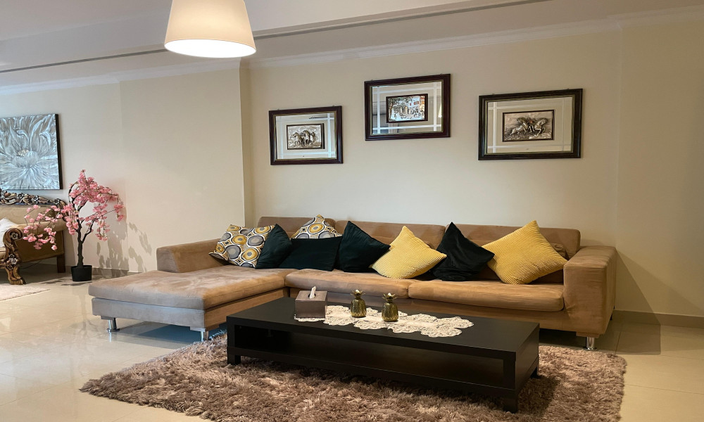 Luxury Fully Furnished 1BHK for Rent in The Pearl - Image 4