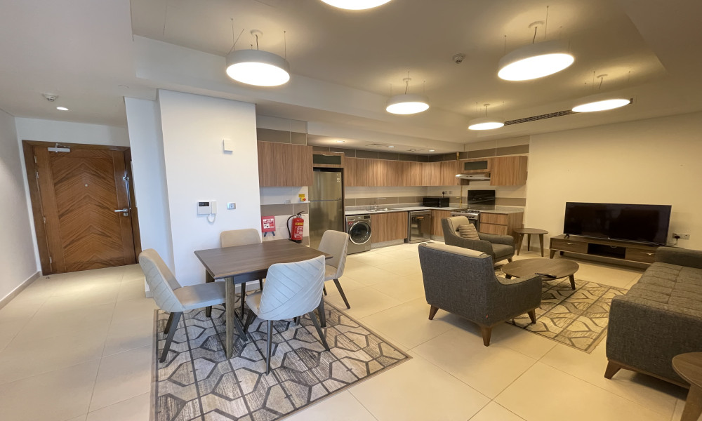 MODERN 1 BHK W/ STUNNING MARINA VIEWS | FF | small 2