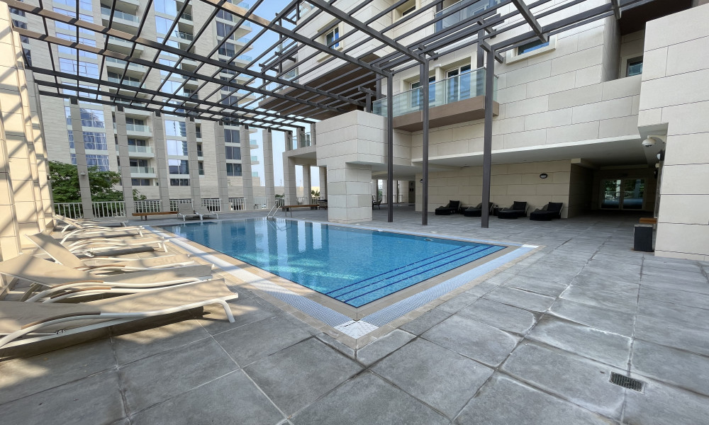 MODERN 1 BHK W/ STUNNING MARINA VIEWS | FF | - Image 5