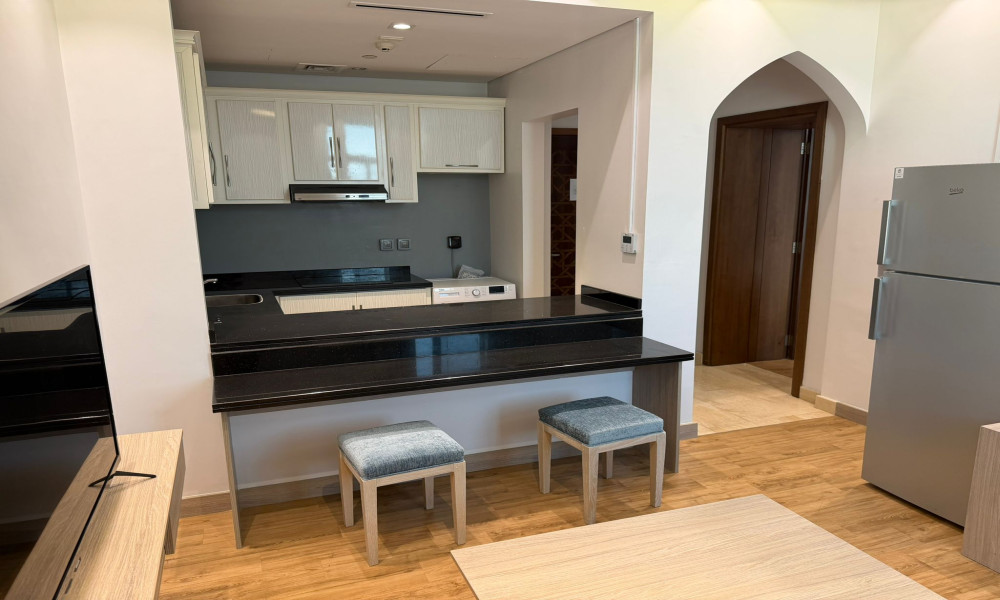 Modern 1BHK Fully Furnished Apartment in Al Sadd - Image 4