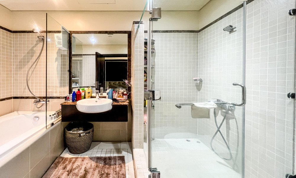 MODERN 2 BHK | FF | SEA VIEW | BALCONY - Image 4