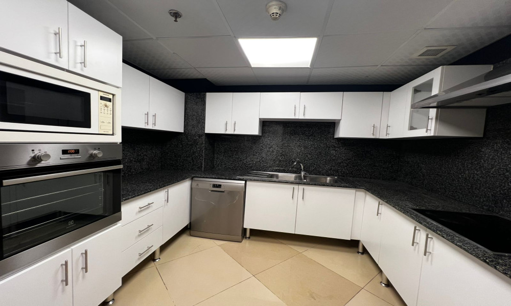 Modern 2BHK Apartment for Rent in West Bay Doha - Image 7