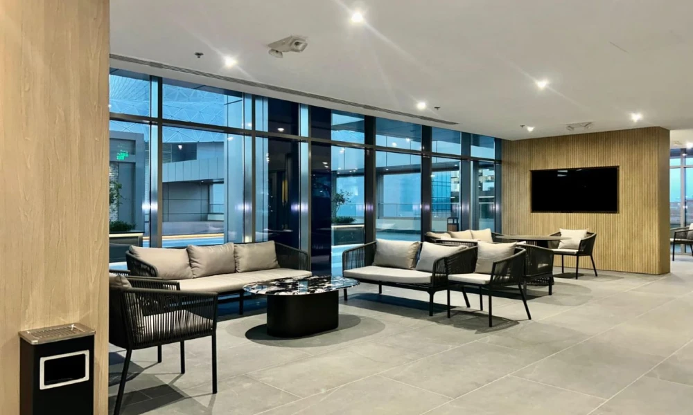 MODERN FF 2BR| W/ BALCONY SEA VIEW | POOL AND GYM - Image 6