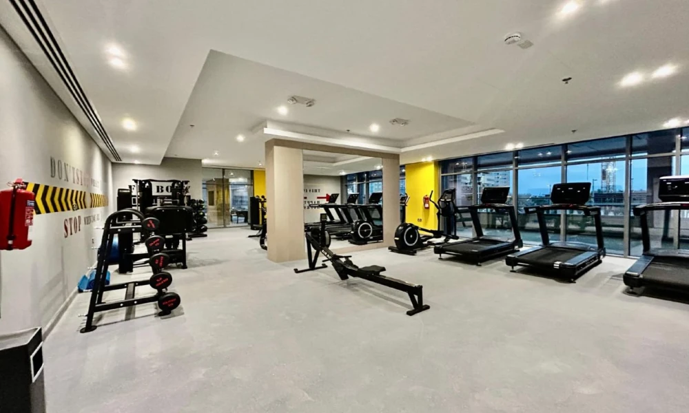 MODERN FF 2BR| W/ BALCONY SEA VIEW | POOL AND GYM - Image 7