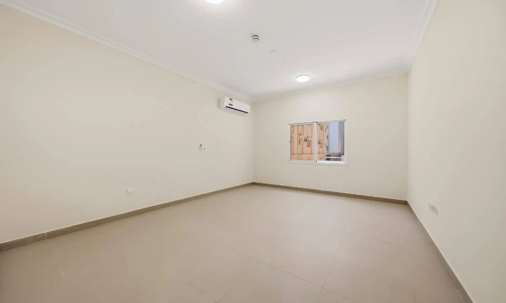 NO COMMISSION 3 BHK UF | NEAR METRO & HOSPITAL - Image 5